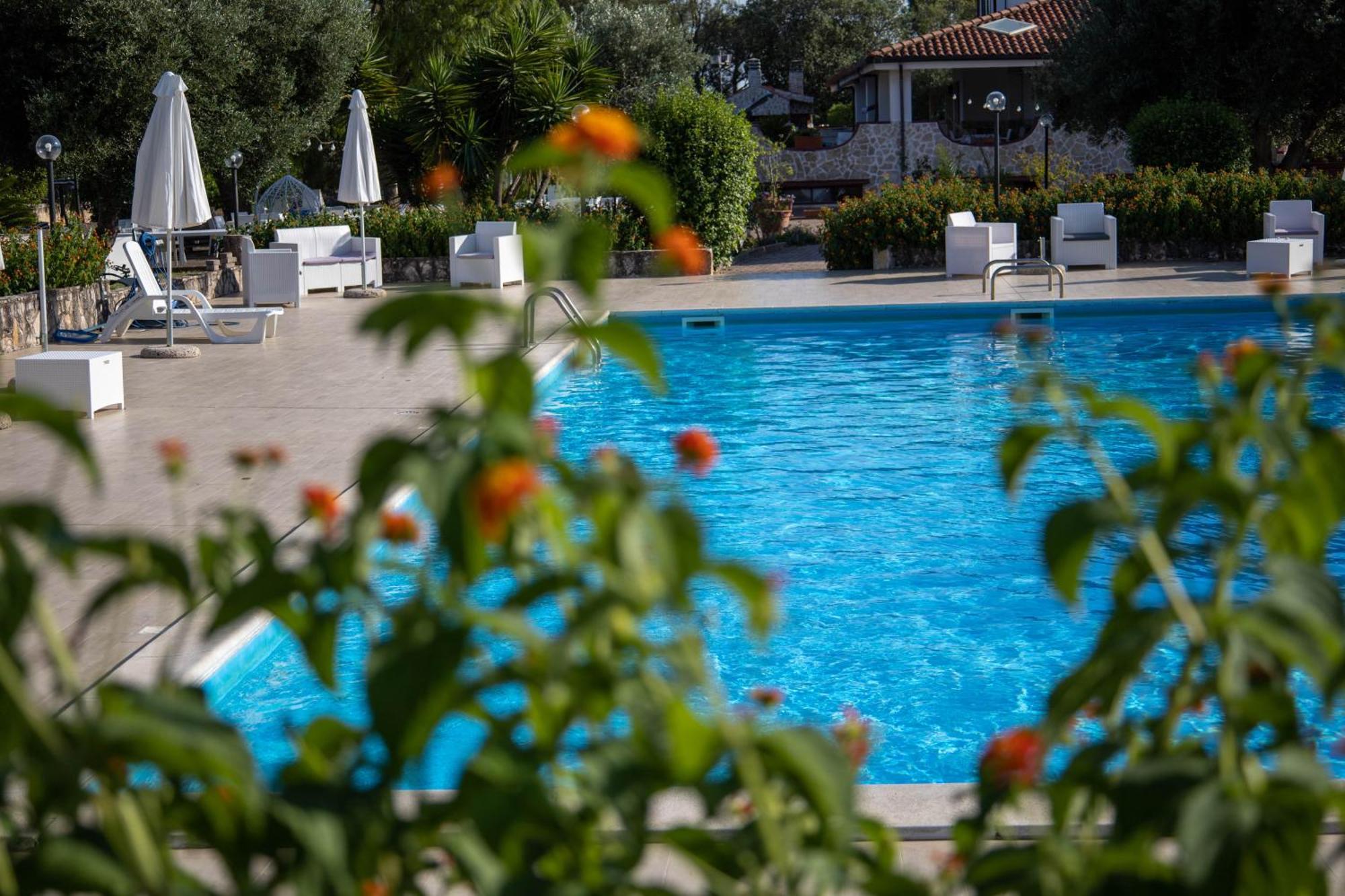 Relais d 'Itria Bed & Breakfast Grottaglie Bagian luar foto