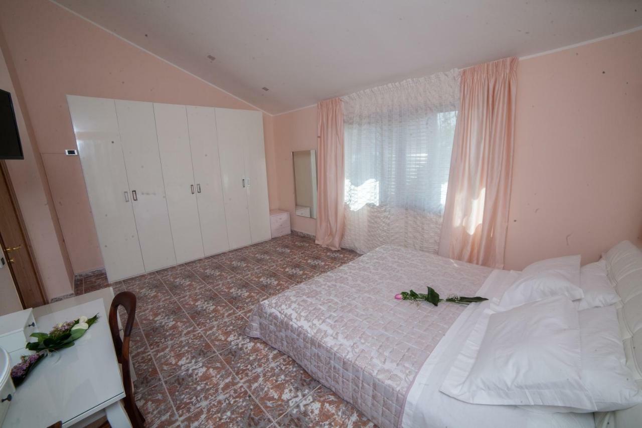 Relais d 'Itria Bed & Breakfast Grottaglie Bagian luar foto