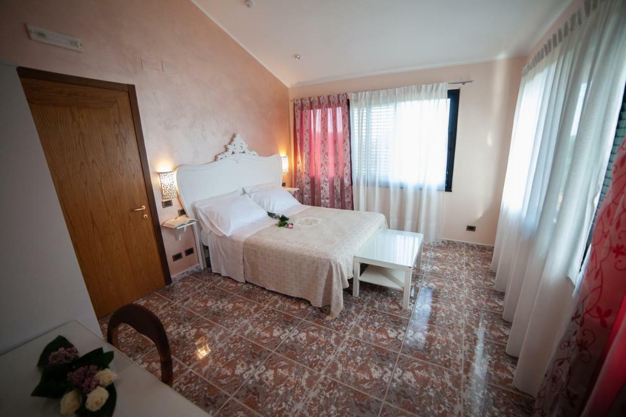 Relais d 'Itria Bed & Breakfast Grottaglie Bagian luar foto