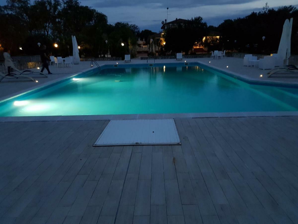 Relais d 'Itria Bed & Breakfast Grottaglie Bagian luar foto